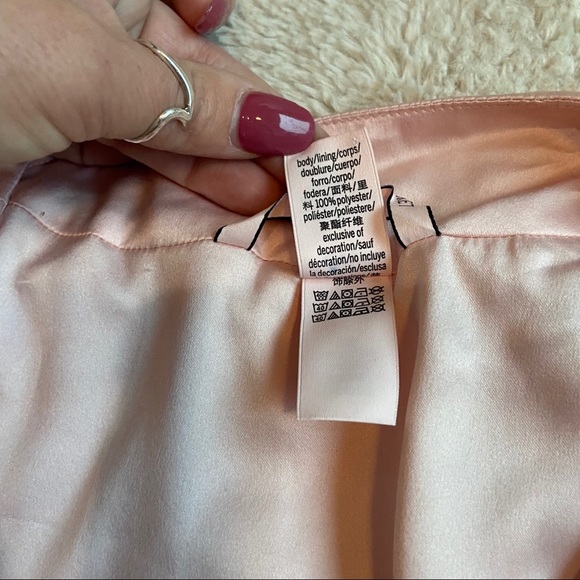 Victoria’s Secret Pink Satin Short Robe - Picture 12 of 13